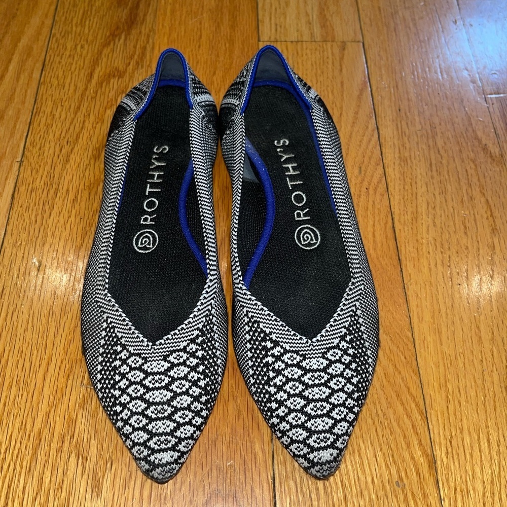 RARE Retired Rothy's The Point Python Flats- size 7.5 - Picture 2 of 6